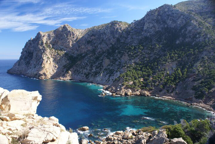 angeltourenmallorca.de bootausfluge nach Cala Basset auf Mallorca