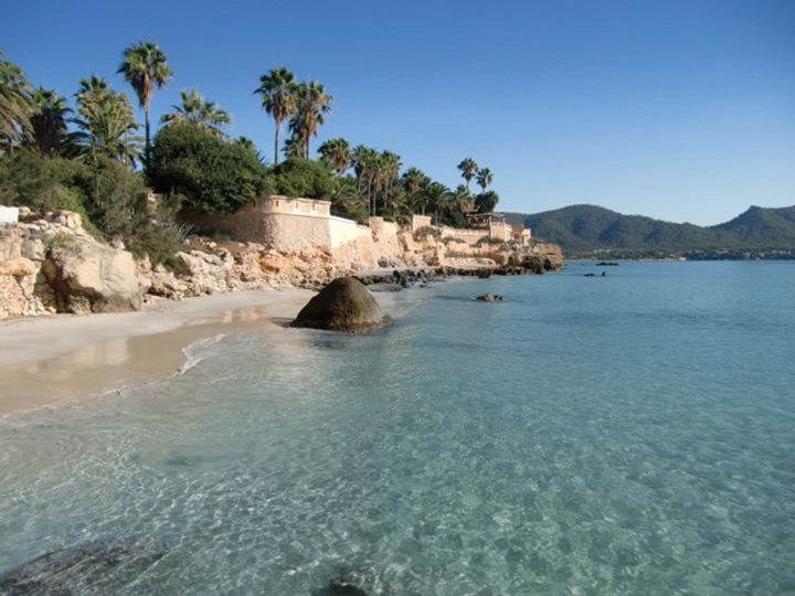 fishingtripmajorca.co.uk boat trips to Costa Pinos in Majorca