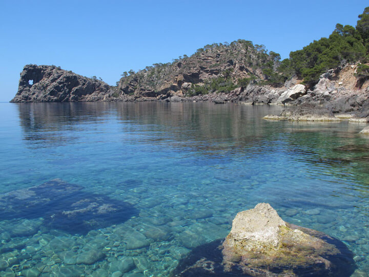 fishingtripmajorca.co.uk boat trips along the coast of Tramontana Majorca