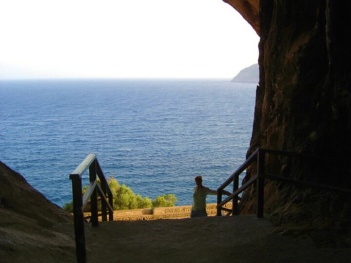 pescaturismomallorca.com excursiones en barco a Cuevas Arta Mallorca